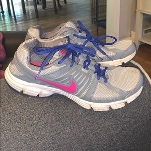 Women’s Nike Tennis Shoes